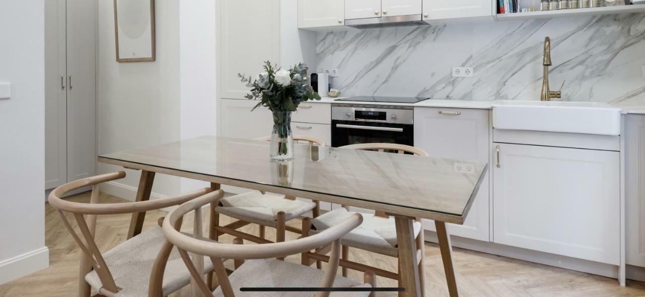 Amazing And New Apartment Five Minutes From Gran Via Madrid Eksteriør billede